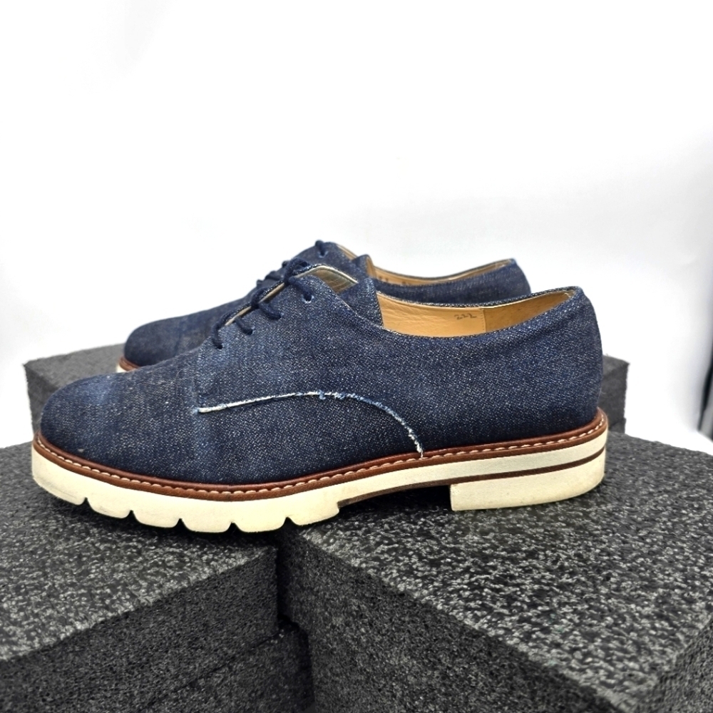 Stuart Weitzman Blue and White Suede Oxfords with Lace-Up Design